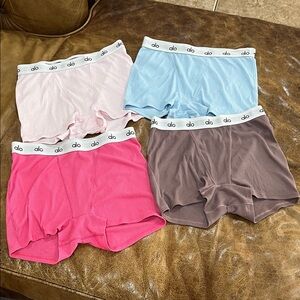ALO Yoga Ribbed Boxer Briefs Set